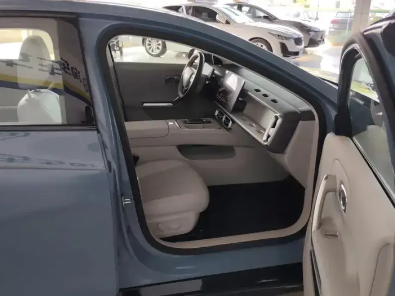 2025 Leapmotor B01 с пробегом 16 000 км