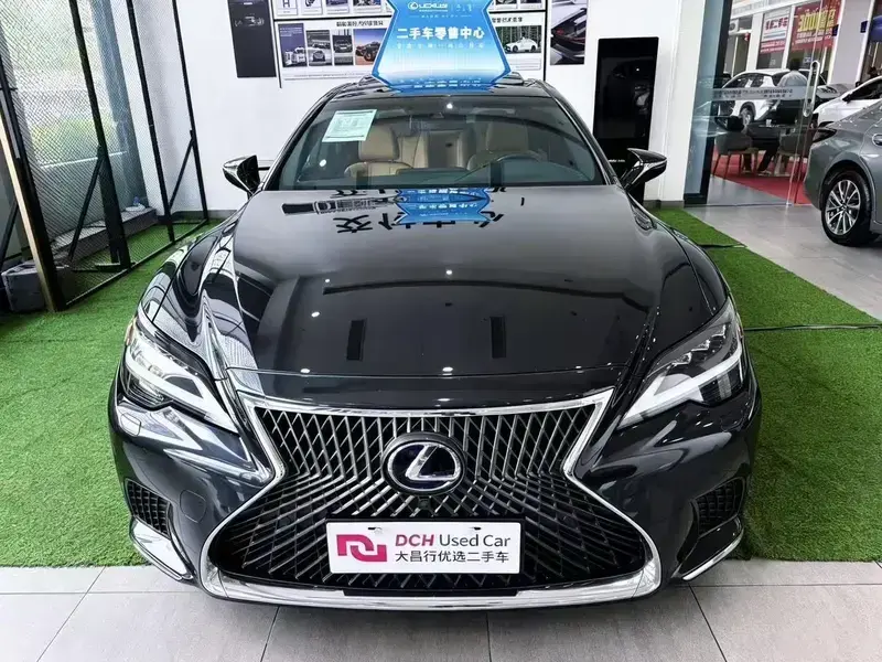2020 Lexus LS с пробегом 122 000 км