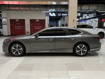2020 Lexus LS с пробегом 86 000 км