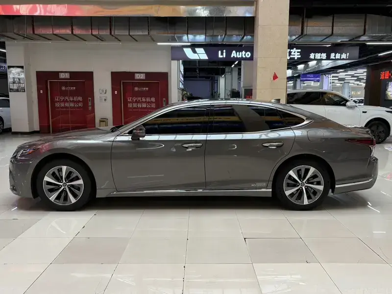 2020 Lexus LS с пробегом 86 000 км