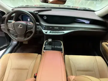 2020 Lexus LS с пробегом 86 000 км