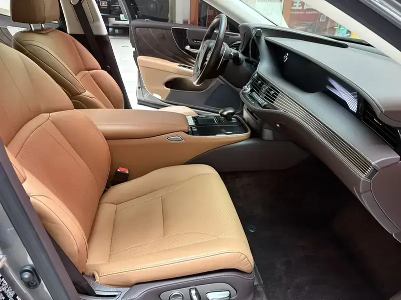 2020 Lexus LS с пробегом 86 000 км