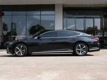 2021 Lexus LS с пробегом 44 300 км