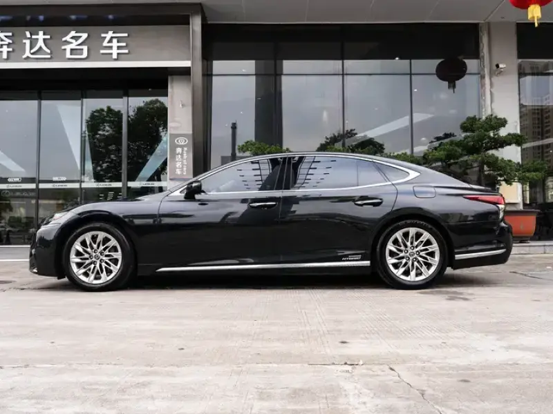 2020 Lexus LS с пробегом 40 900 км
