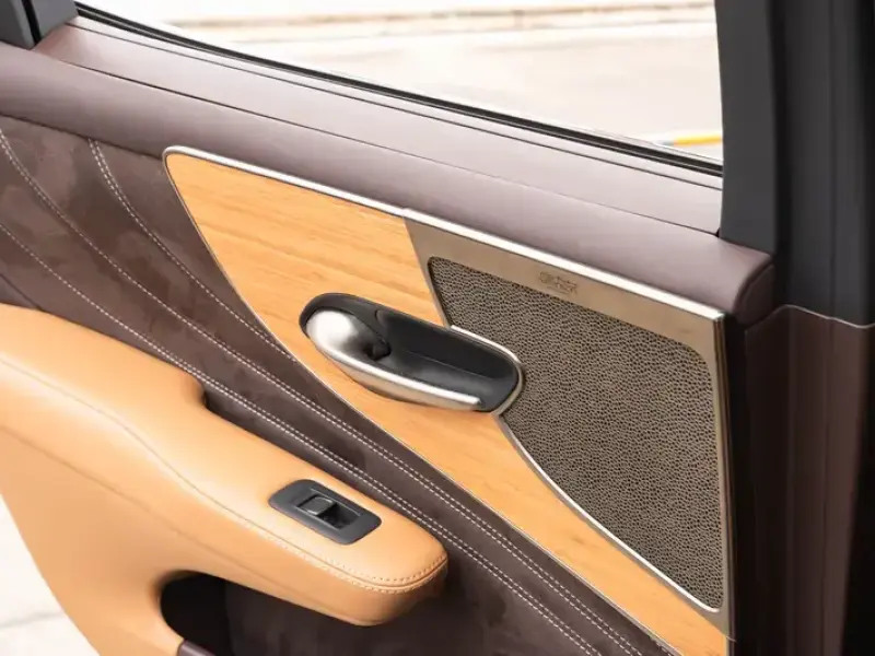 2020 Lexus LS с пробегом 40 900 км