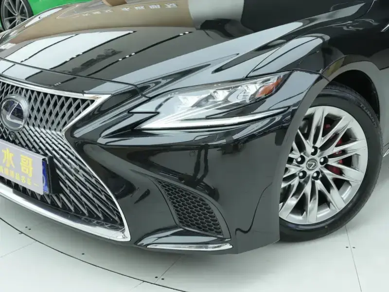 2020 Lexus LS с пробегом 92 000 км