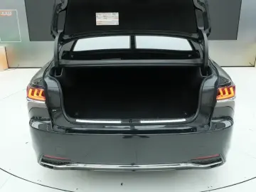 2020 Lexus LS с пробегом 92 000 км
