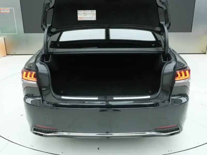 2020 Lexus LS с пробегом 92 000 км