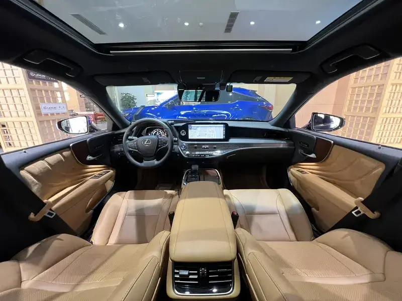 2021 Lexus LS с пробегом 66 000 км