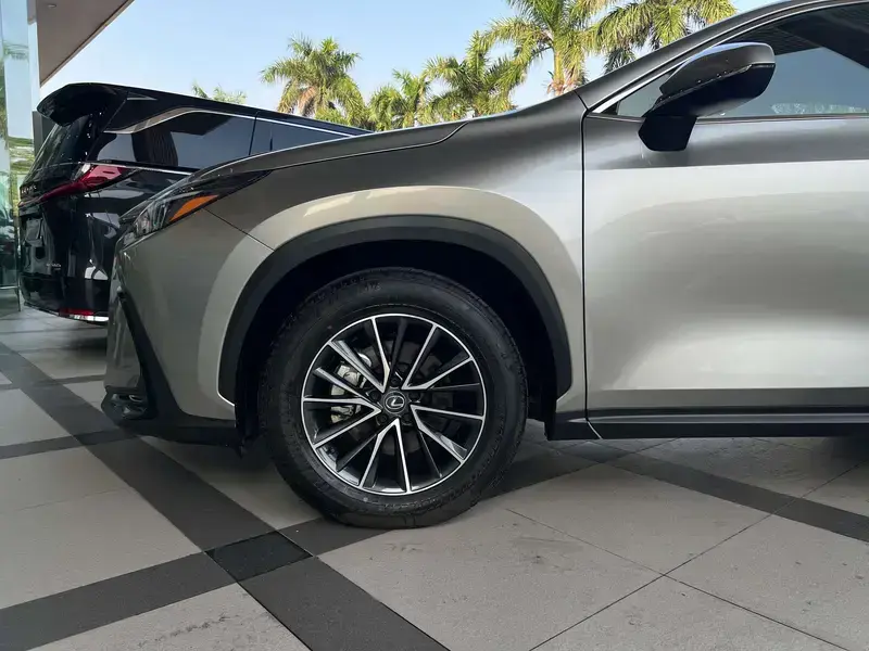 2024 Lexus NX с пробегом 2 000 км