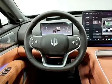 2026 Leapmotor D19 с пробегом 100 км
