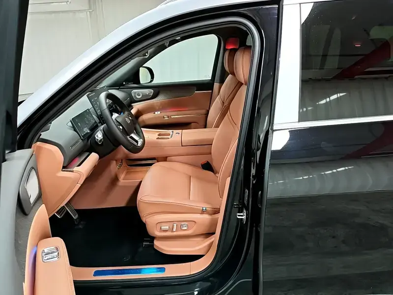 2026 Leapmotor D19 с пробегом 100 км