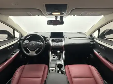 2020 Lexus NX с пробегом 40 000 км