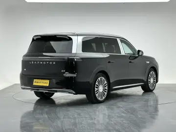 2026 Leapmotor D19 с пробегом 200 км