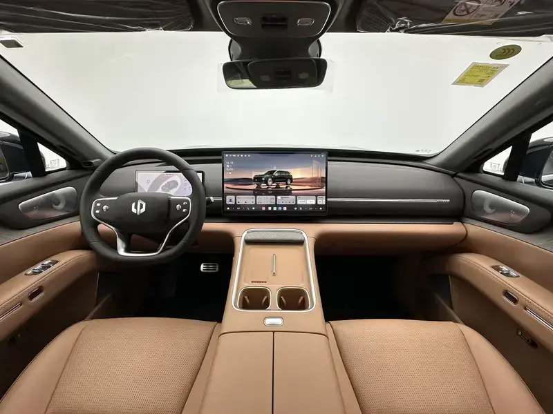 2026 Leapmotor D19 с пробегом 200 км