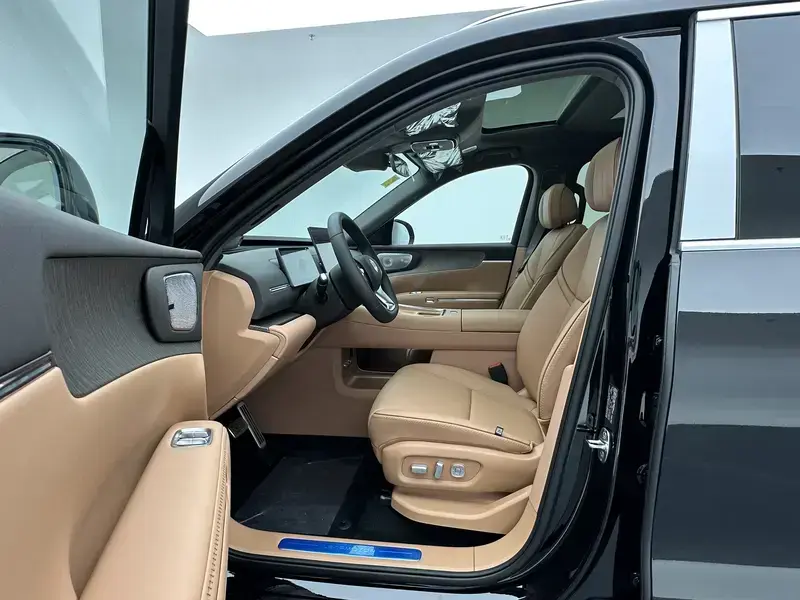 2026 Leapmotor D19 с пробегом 200 км