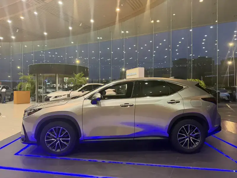 2023 Lexus NX с пробегом 41 000 км