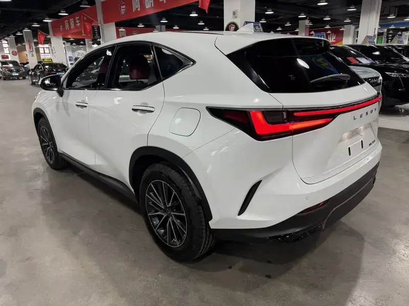 2026 Lexus NX с пробегом 20 000 км