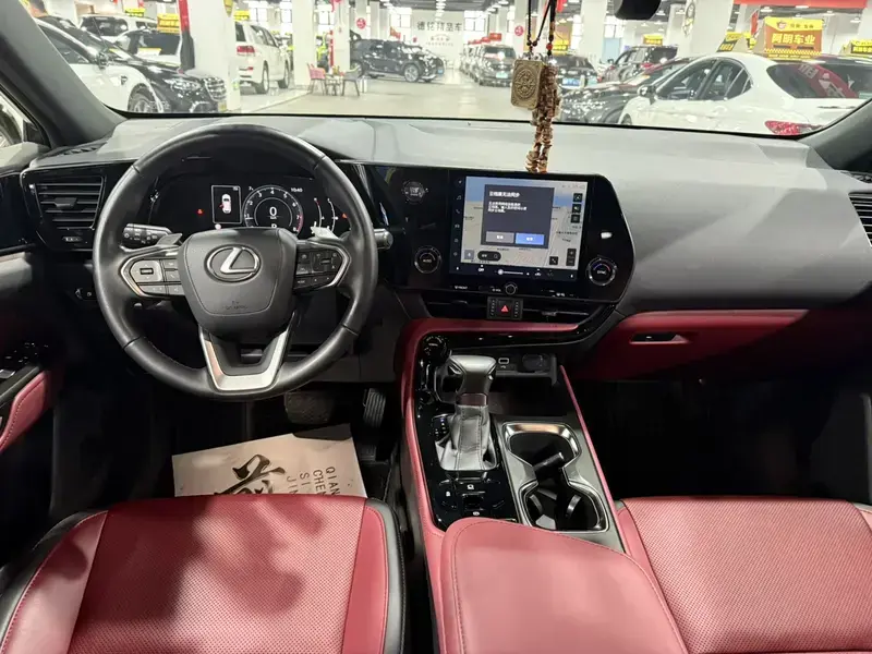 2026 Lexus NX с пробегом 20 000 км