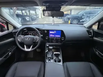 2025 Lexus NX с пробегом 1 000 км