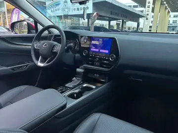 2025 Lexus NX с пробегом 1 000 км