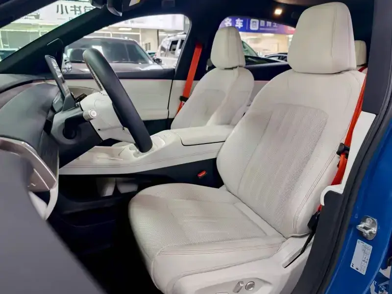 2024 Nio Onvo L60 с пробегом 15 000 км