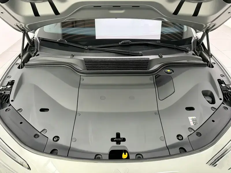 2025 Nio Onvo L60 с пробегом 11 700 км