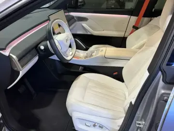 2025 Nio Onvo L60 с пробегом 18 000 км