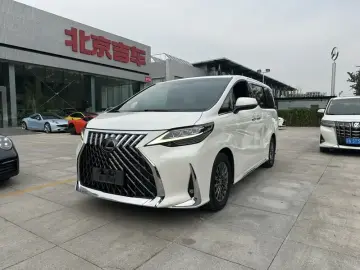 Lexus LM