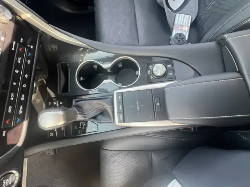 2020 Lexus RX с пробегом 56 000 км