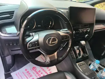 2020 Lexus LM с пробегом 75 100 км