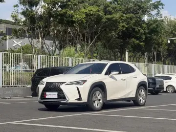 2020 Lexus UX с пробегом 39 000 км