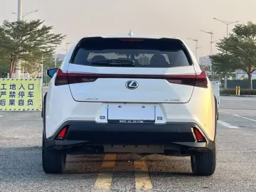 2022 Lexus UX с пробегом 50 000 км