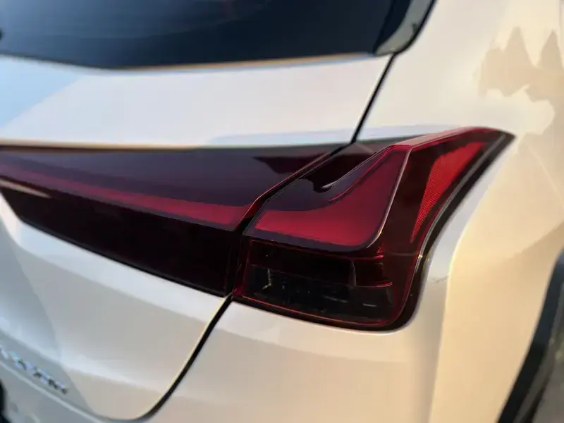 2022 Lexus UX с пробегом 50 000 км
