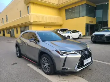 2019 Lexus UX с пробегом 80 000 км