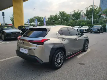 2019 Lexus UX с пробегом 80 000 км