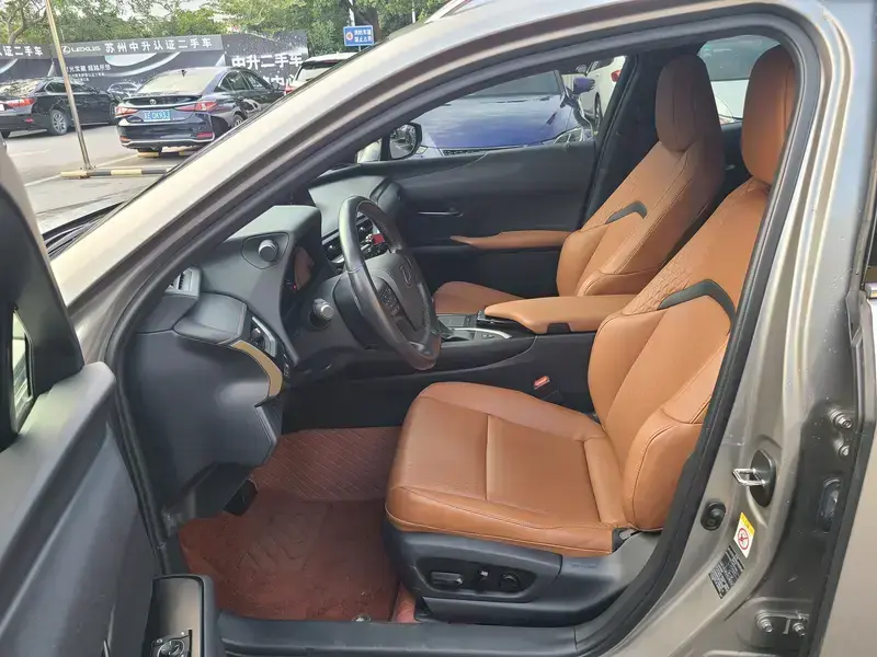 2019 Lexus UX с пробегом 80 000 км