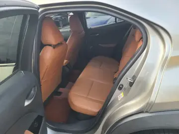 2019 Lexus UX с пробегом 80 000 км