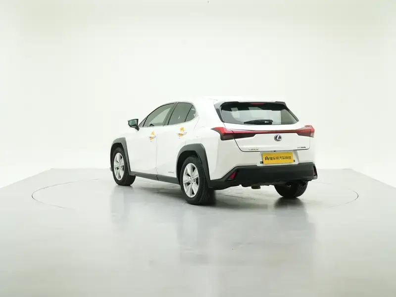 2019 Lexus UX с пробегом 98 500 км