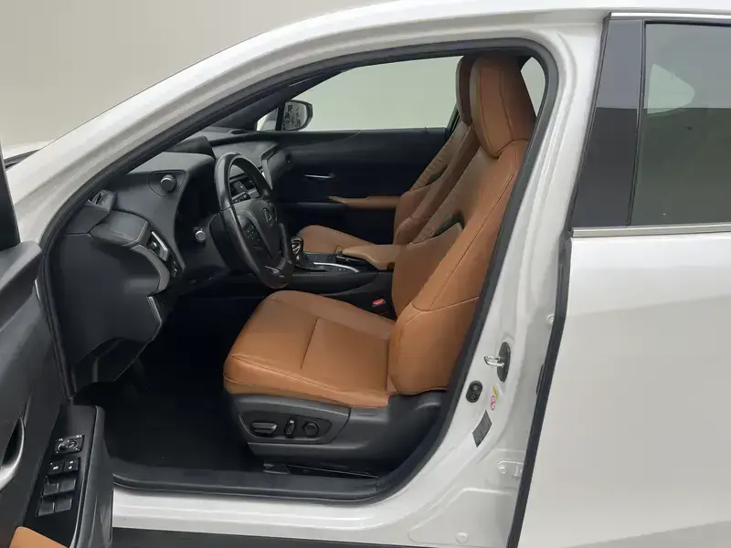 2019 Lexus UX с пробегом 98 500 км
