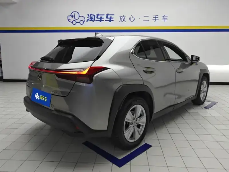 2020 Lexus UX с пробегом 66 000 км