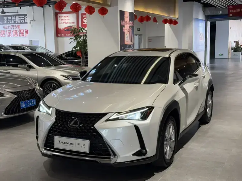 2020 Lexus UX с пробегом 68 000 км