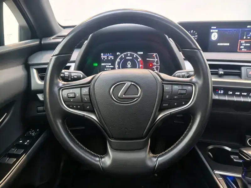 2020 Lexus UX с пробегом 51 900 км