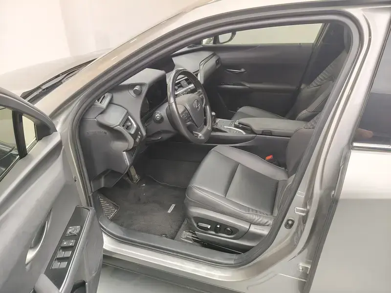 2020 Lexus UX с пробегом 51 900 км
