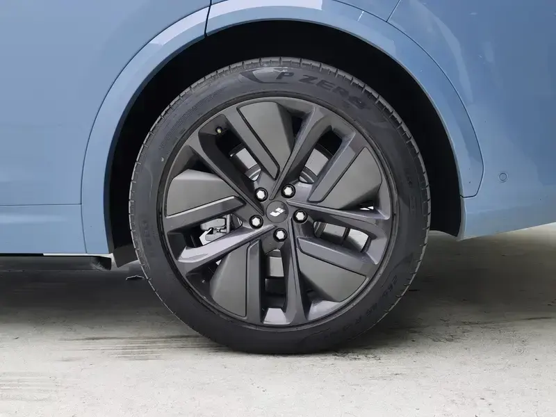 2023 Li Auto (Lixiang) L7 с пробегом 52 200 км