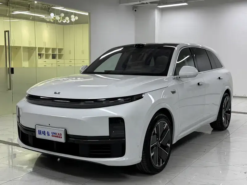 2025 Li Auto (Lixiang) L7 с пробегом 9 500 км