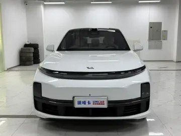 2025 Li Auto (Lixiang) L7 с пробегом 9 500 км