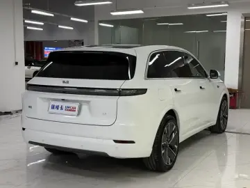2025 Li Auto (Lixiang) L7 с пробегом 9 500 км