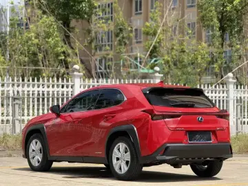 2020 Lexus UX с пробегом 106 000 км