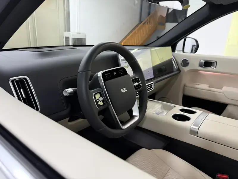2025 Li Auto (Lixiang) L7 с пробегом 9 500 км